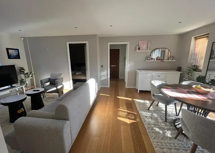Comfortable Room In A Luxurious Apt With Parking In Blackheath