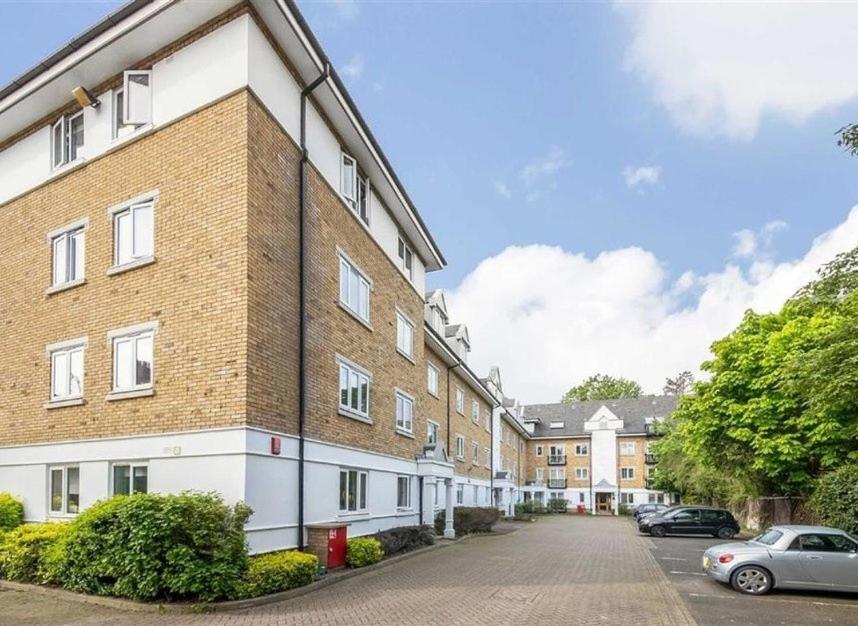 Проживание в семье Comfortable In A Luxurious With Parking In Blackheath Лондон