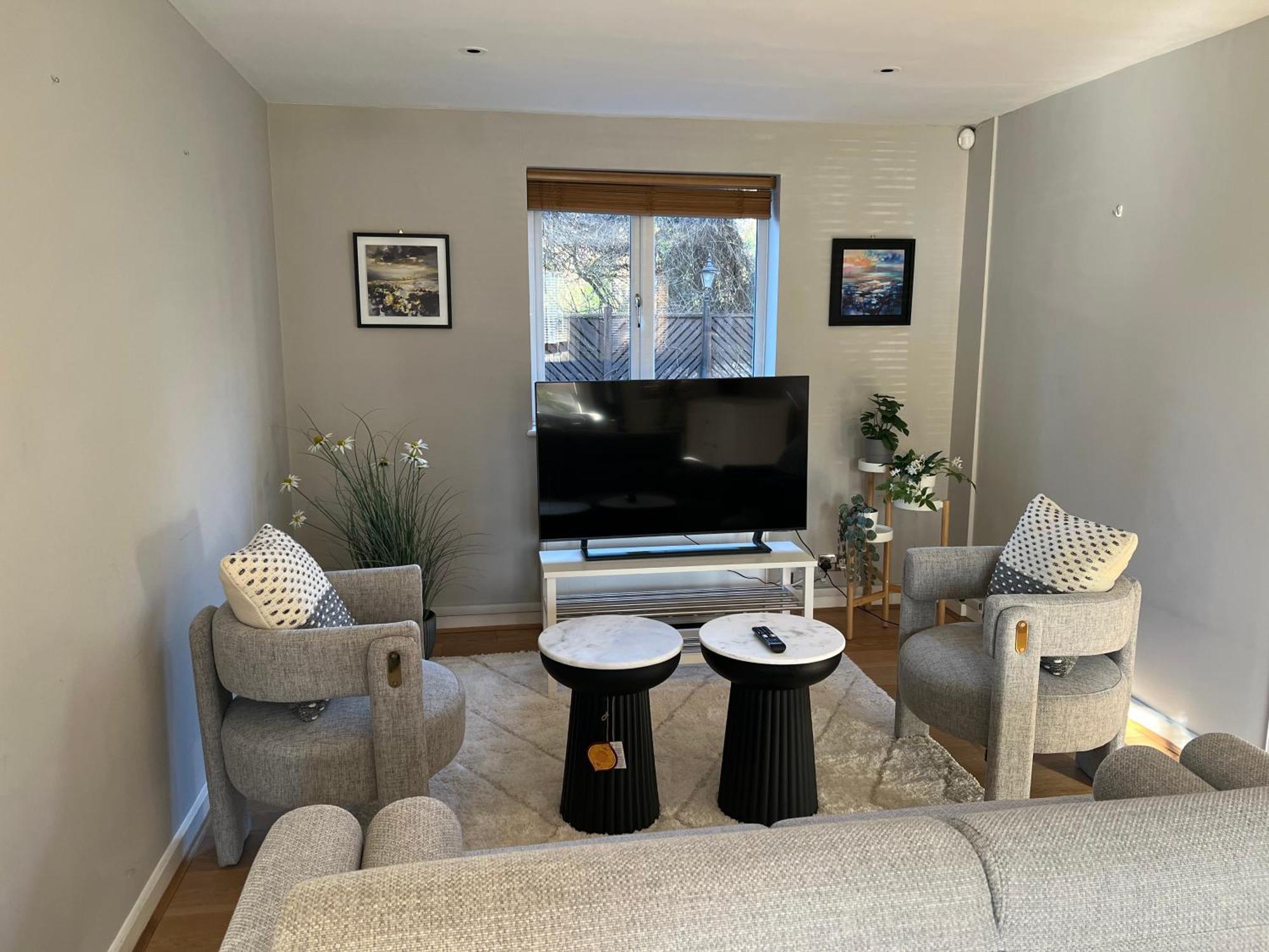 Проживание в семье Comfortable In A Luxurious With Parking In Blackheath