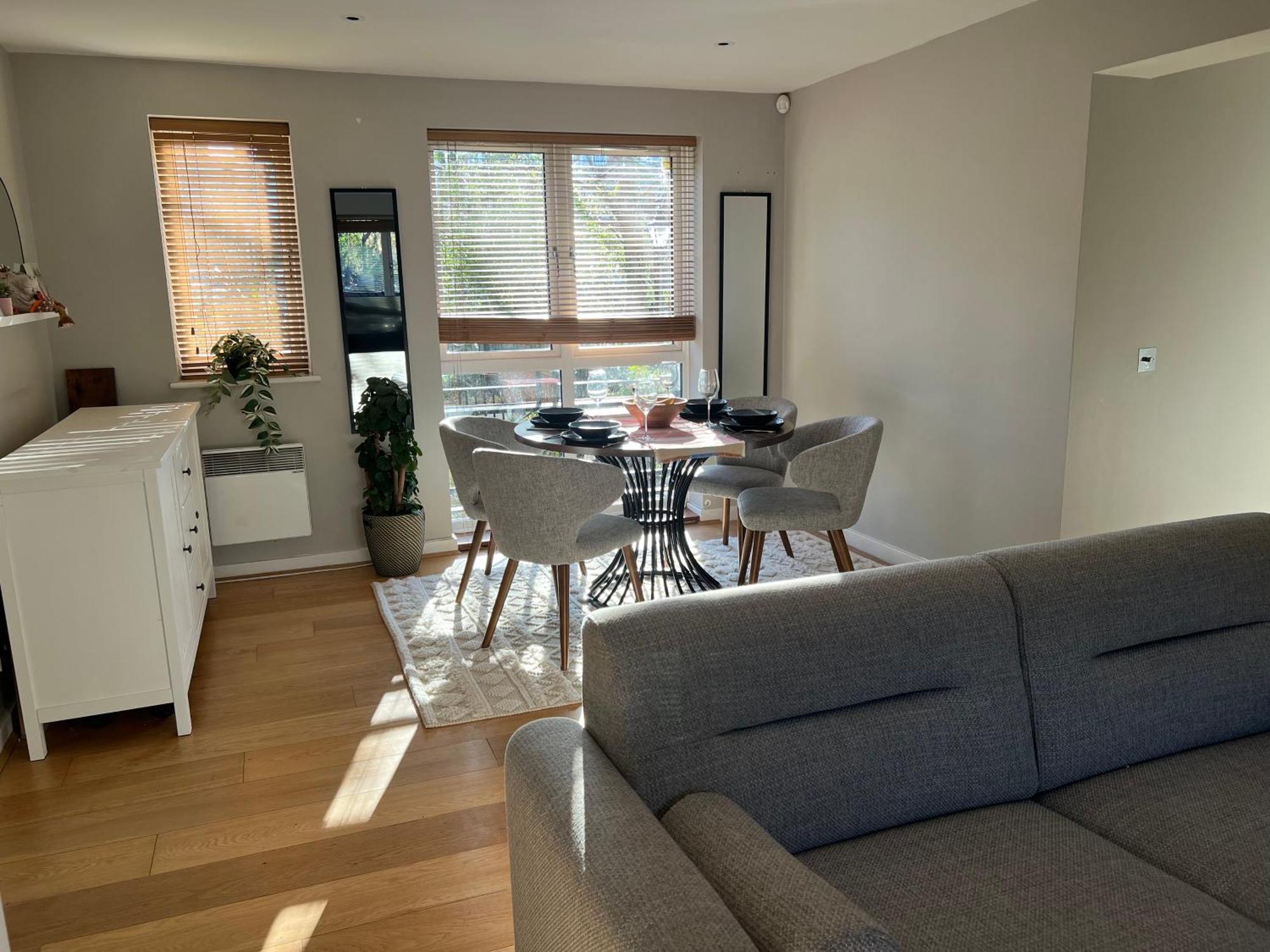 Проживание в семье Comfortable In A Luxurious With Parking In Blackheath *